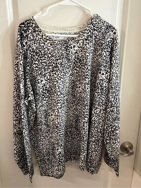 croft & barrow Black and White Leopard Print Sweater